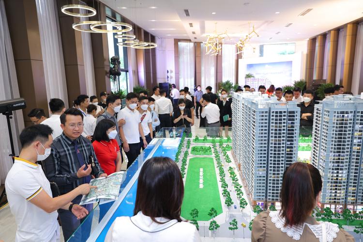 Hàng Loạt Dự Án Bất Động Sản Đắp Chiếu Được Tái Khởi Động, Thị Trường Đang Từng Bước Hồi Sinh? 2 Hàng Loạt Dự Án Bất Động Sản Đắp Chiếu Được Tái Khởi Động, Thị Trường Đang Từng Bước Hồi Sinh