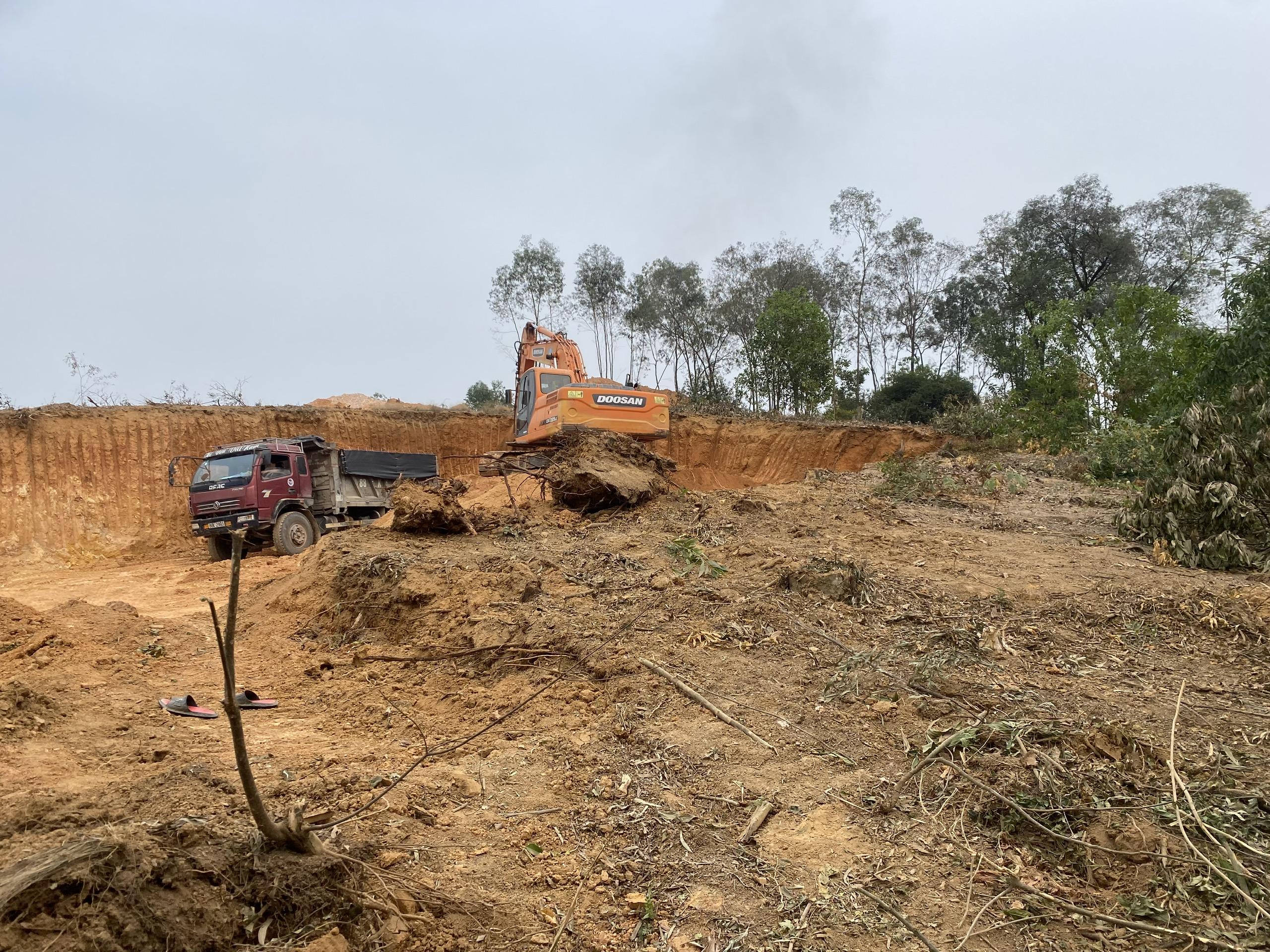 Vĩnh Phúc sắp đấu giá 2 mỏ đất trữ lượng hơn 1 triệu m3 1 Vĩnh Phúc sắp đấu giá 2 mỏ đất trữ lượng hơn 1 triệu m3